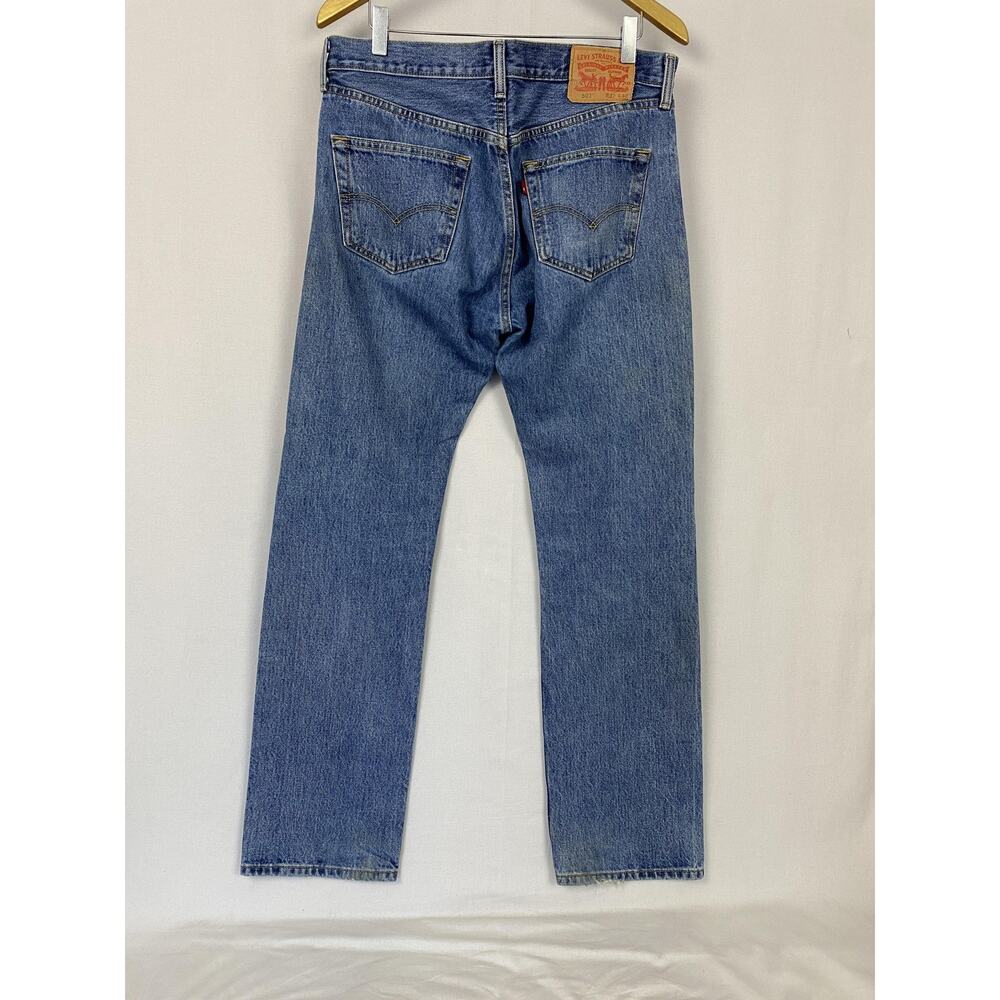 Vintage Y2K Levis 501 Jeans Mens 32x32 Button Fly Blue Straight Leg Medium Wash - Picture 2 of 16
